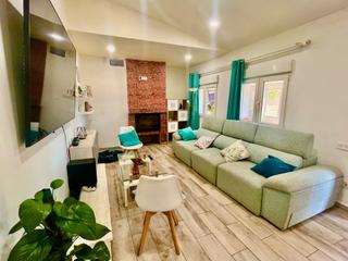 Mas à Albatàrrec. Casa rústica con parcela de 3500 m².