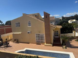 Chalet en Playa Flamenca. Chalet independiente en playa flamenca