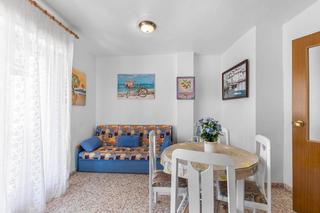 Apartament en Puerto Deportivo. Se vende apartamento en torrevieja, segunda lnea de la playa de