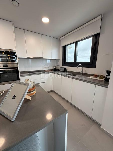 Foto 03337336-0552-4b7f-9a93-73d38a387497. Apartamento s con vistas al mar y al campo de golf en Benidorm