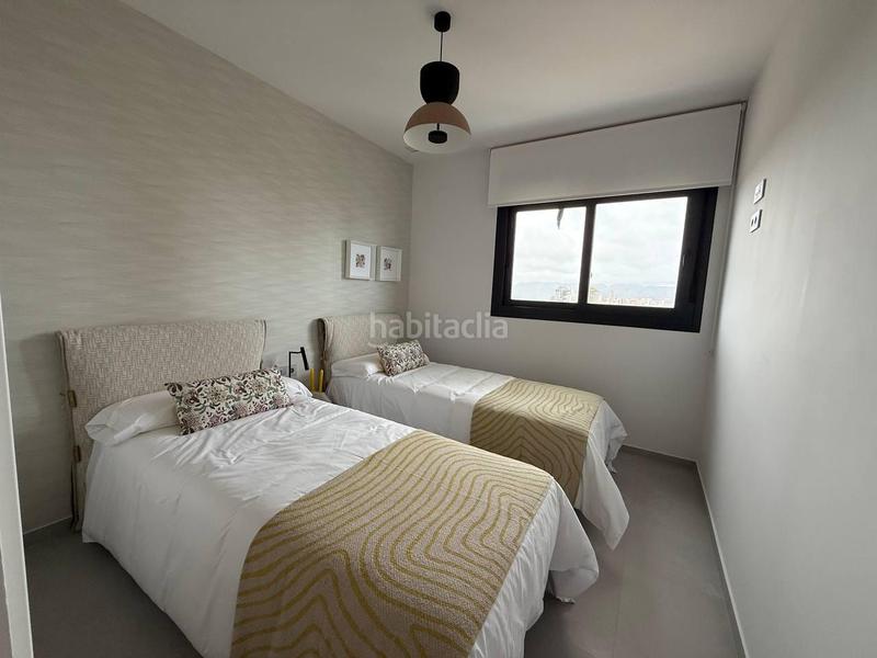 Foto 3edf8410-01b0-427d-9e3e-3e964db5528d. Apartamento s con vistas al mar y al campo de golf en Benidorm