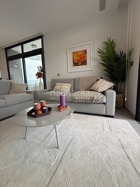 Foto 3fc7071c-0a7b-48c7-85d0-73eacc9ad655. Apartamento s con vistas al mar y al campo de golf en Benidorm