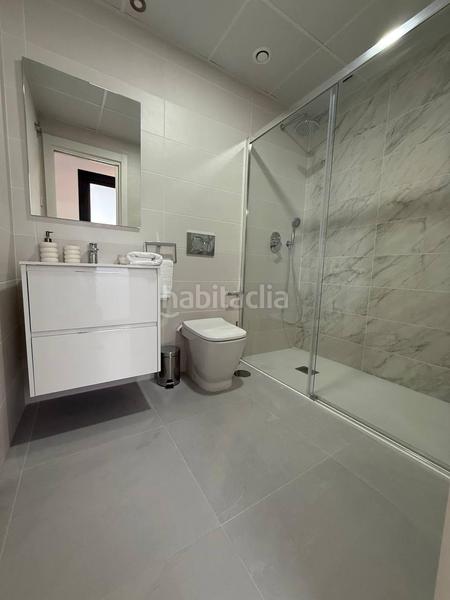 Foto 5918bdd5-f6d4-4b7e-ba93-9b9b5806df13. Apartamento s con vistas al mar y al campo de golf en Benidorm