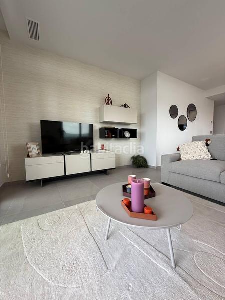 Foto 6cb7e5dd-0644-411e-8c1f-3e26e3ee4dcb. Apartamento s con vistas al mar y al campo de golf en Benidorm
