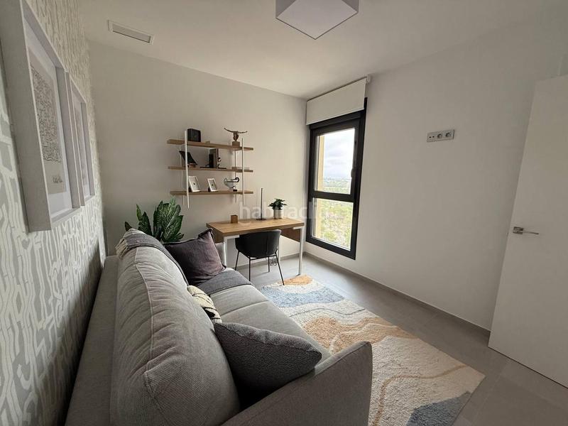 Foto 8bfa4217-1395-43d4-9bb4-e1b326e087ca. Apartamento s con vistas al mar y al campo de golf en Benidorm