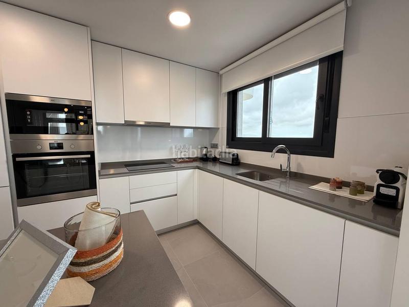Foto b79f13b3-eade-4e01-970f-671f6b87a0ce. Apartamento s con vistas al mar y al campo de golf en Benidorm
