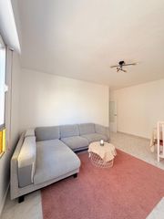 Apartamento en Las Piscinas Naturales. Apartamento amplio y luminoso con una distribución funcional. pe