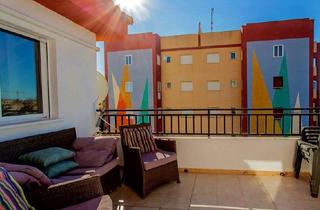 Apartament en Torreblanca. Se vende un acogedor apartamento en torrevieja, a 700 metros del