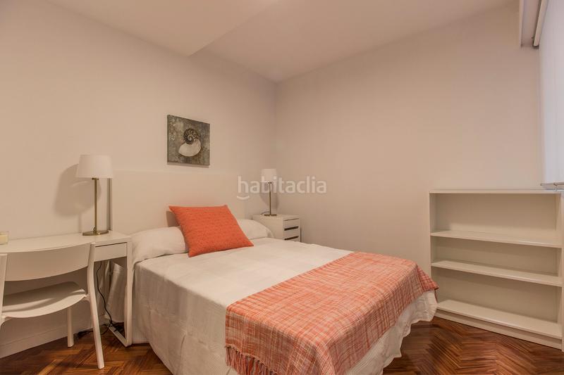 Foto 6ceb1395-6f62-40bb-b1fa-6bdd8ccb8678. Alquiler piso alegre y luminoso aptto. ext., planta 3ª, céntrico, 3 dorm. , 2 aseos, terraza, amueblado, cocina completa; servicio de portería en Madrid