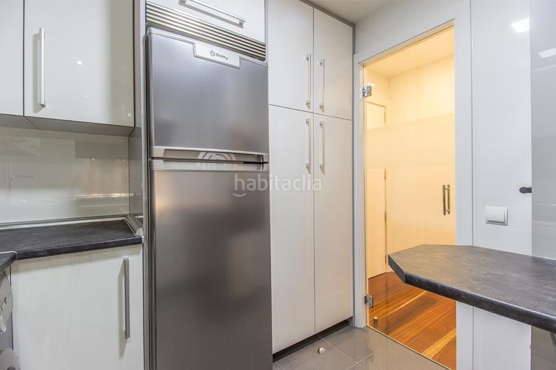 Foto 8dcb62a1-ac33-462a-8b1d-49f0d37dc1f4. Alquiler piso alegre y luminoso aptto. ext., planta 3ª, céntrico, 3 dorm. , 2 aseos, terraza, amueblado, cocina completa; servicio de portería en Madrid