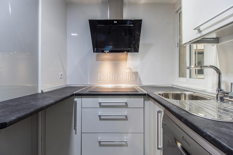 Foto 9cdabd3b-d7a2-4e64-899b-c5a73a98cbd7. Alquiler piso alegre y luminoso aptto. ext., planta 3ª, céntrico, 3 dorm. , 2 aseos, terraza, amueblado, cocina completa; servicio de portería en Madrid