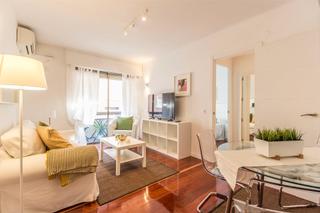 Location Appartement  Calle de covarrubias. Alegre y luminoso aptto. ext., planta 3ª, céntrico, 3 dorm. , 2