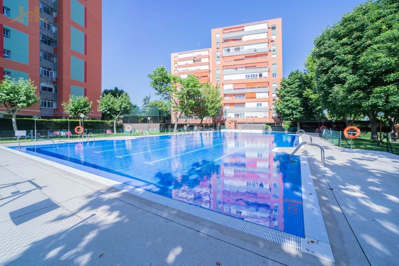 Foto ca3c070e-d229-4321-8785-ff25662fe23c. Pis amb calefacció aparcament piscina a Norte-Universidad Móstoles