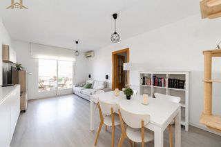 Flat  Calle pintor murillo. Hogares vende en exclusiva espectacular piso reformado en la mej