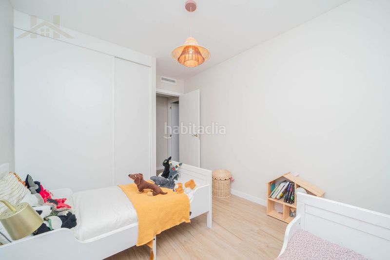 Foto e0d27589-6317-4344-a1a7-4df934857117. Piso hogares mostoles vende en exclusiva espectacular vivienda completamente reformada de 3 habitaciones, 2 baños y vestidor en estoril en Móstoles