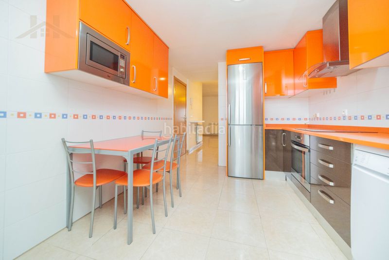 Foto cee0ecd6-4c59-4cd3-9188-55586add4572. Miete etagenwohnung mit parking in Sur - PAU 4 Móstoles