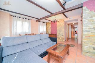 Appartement à Sur - PAU 4. Hogares vende estupendo piso de 3 habitaciones y 3 baños con pis