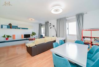 Piso en Sur - PAU 4. Hogares vende estupendo piso de 3 habitaciones y piscina en pau