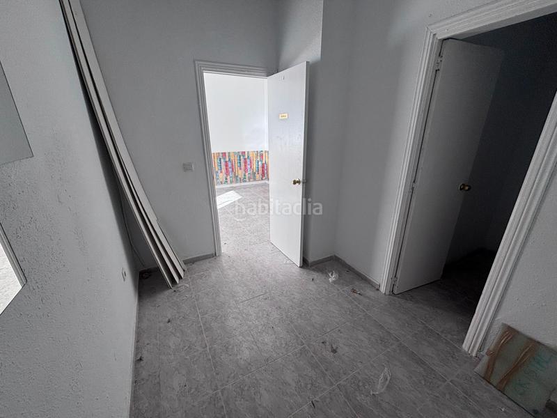 Foto fb3252f0-f46a-4d45-aee8-ba92dbe04bf1. Local comercial ¡hogares mostoles pone a la venta este excelente local! en Móstoles