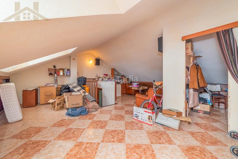 Foto 3b0297aa-6375-4497-896b-2f18ef862d91. Chalet  adosado en venta en calle tulipán en Móstoles