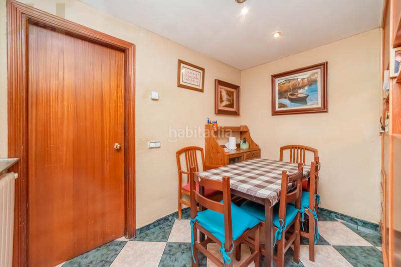 Foto 88eca34e-95fc-463b-89e1-132116e69c50. Chalet  adosado en venta en calle tulipán en Móstoles