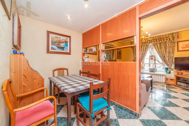 Foto dad0e32a-e970-4d9e-a65a-dec2db7251e7. Chalet  adosado en venta en calle tulipán en Móstoles