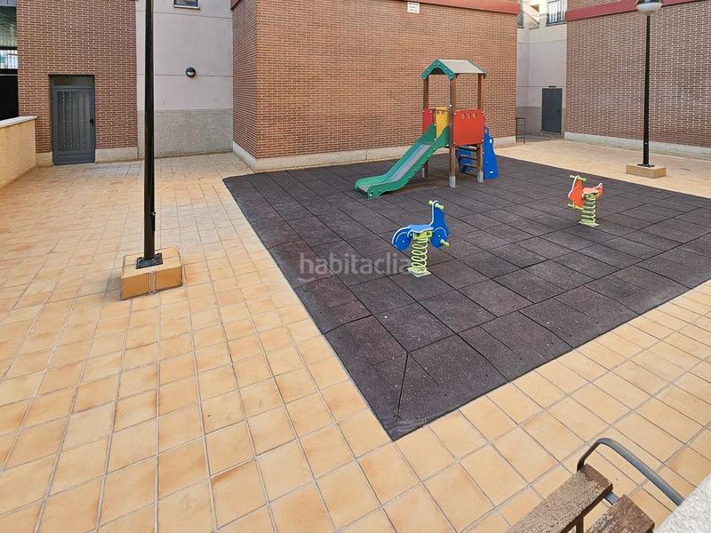Foto c12bd2f5-50e4-425c-92d5-1bd0d69e765c. Appartamento con riscaldamento parcheggio piscina in Móstoles
