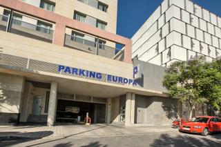Location Parking voiture à Carrer club de futbol hercules sn. Estacionamiento zona babel - gran vía