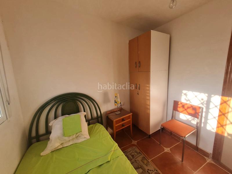 Foto 819c669b-2364-4961-a05f-c1f2f1257cae. Masia amb xemeneia aparcament a Orxeta