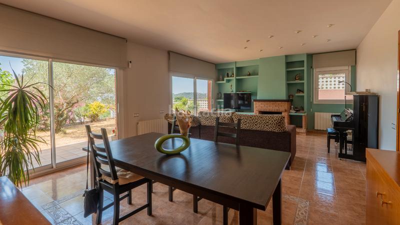 Foto 2998180d-12eb-4e44-bafd-647d43206db2. Maison avec cheminée chauffage parking dans Vilanova del Vallès