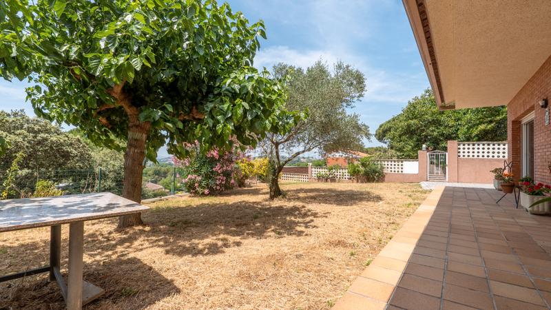 Foto 9a328c1b-deeb-4aaf-bdf4-7cc7c4348783. Maison avec cheminée chauffage parking dans Vilanova del Vallès