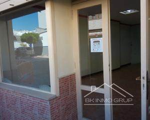 Lloguer Local Comercial  Carrer d'antonio pascual. Se alquila local comercial en peñíscola