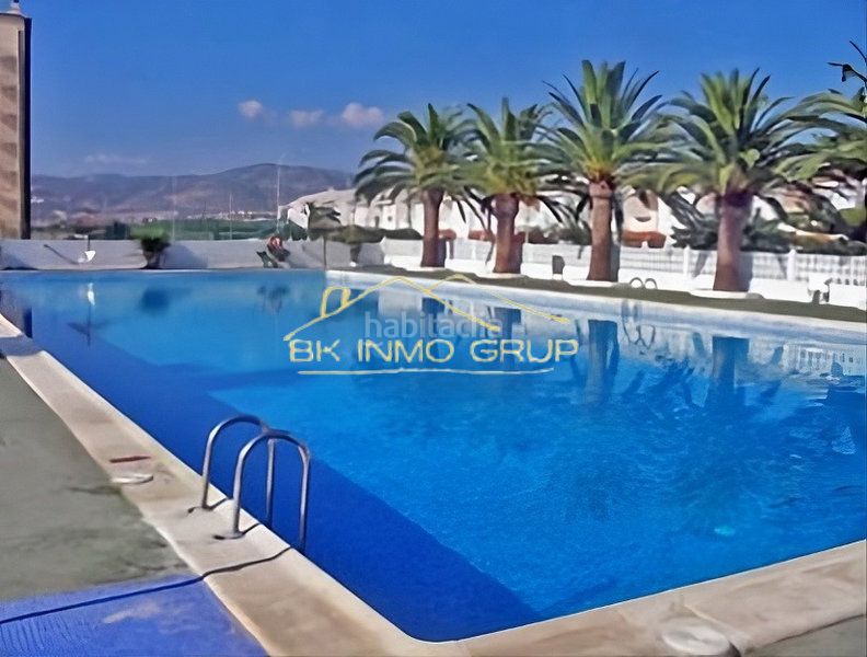 Foto 6e9647df-5e7b-4656-a487-df5f72eacb74. Apartament amb xemeneia piscina a Playa Norte Peñíscola