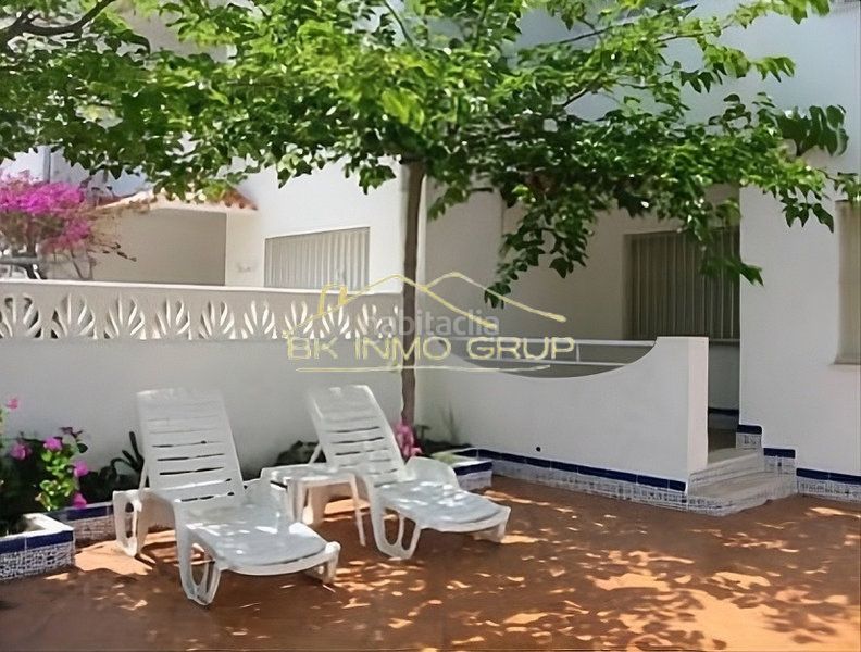 Foto da8bdf84-7bd3-45c7-b2b2-9cc6d6de082c. Apartament amb xemeneia piscina a Playa Norte Peñíscola