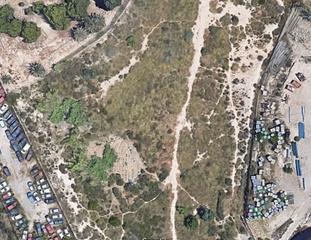 Residential Plot in Peña de las Águilas. Se vende  terreno industria