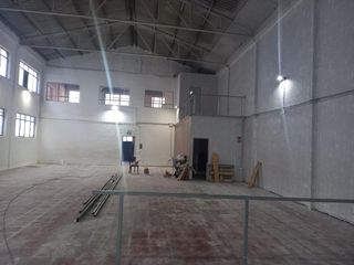 Miete Fabrikhalle in Sector V. Se alquila nave