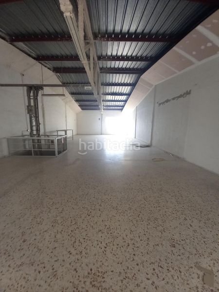 Foto c33ca296-ad97-4ca1-952b-97430b749902. Location bâtiment à usage industriel dans San Crispín Elche / Elx