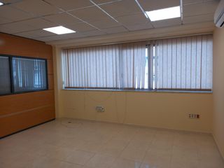 Rent Office space in San Crispín. Se alquila oficina