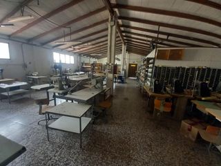 Rent Industrial building in Pedanías Este. Se alquila nave