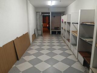 Local Comercial en Reina Victoria - Miguel Hernndez. Se vende espacioso local comercial en elche