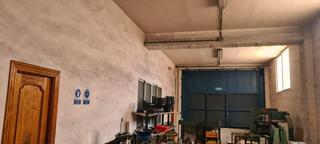 Nave industrial en San Crispín. Se vende nave