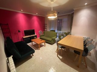 Rent Flat  Calle escritor sánchez moreno 4. Estudiantes