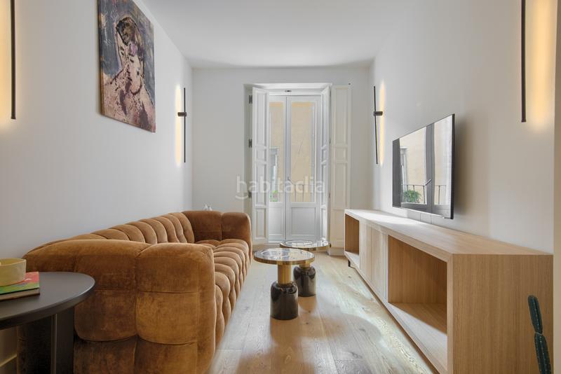 Foto 187c56b0-742a-449c-adc5-11dc9c13a20a. Piso  reformado y amueblado en inmueble de 1900 en Madrid