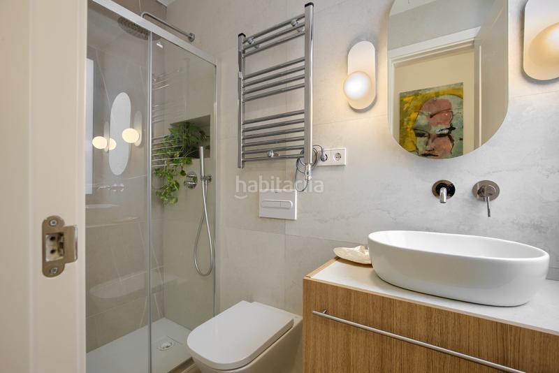 Foto 51e7cd65-ab23-4b8c-bb02-eb4d7959af2a. Piso  reformado y amueblado en inmueble de 1900 en Madrid