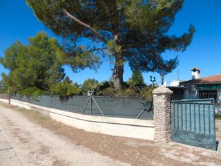 Chalet à Estremera. Casa con con gran parcela a 45 minutos de madrid