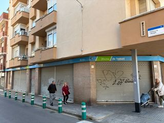 Lloguer Local Comercial a Carrer joan martí 9. Local en alquiler de 300metros en el centro de sant boi de llobr