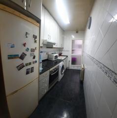 Piso en Vinyets-Molí Vell. Piso en venta tres habitaciones y ascensor