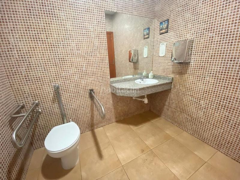 Foto d8393053-d21b-44f9-bf15-b02cd3dcd020. Local comercial local en venta travesía meicende, suevos-Pastoriza, en Arteixo