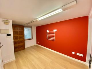 Büro in Avenida Fisterra 50