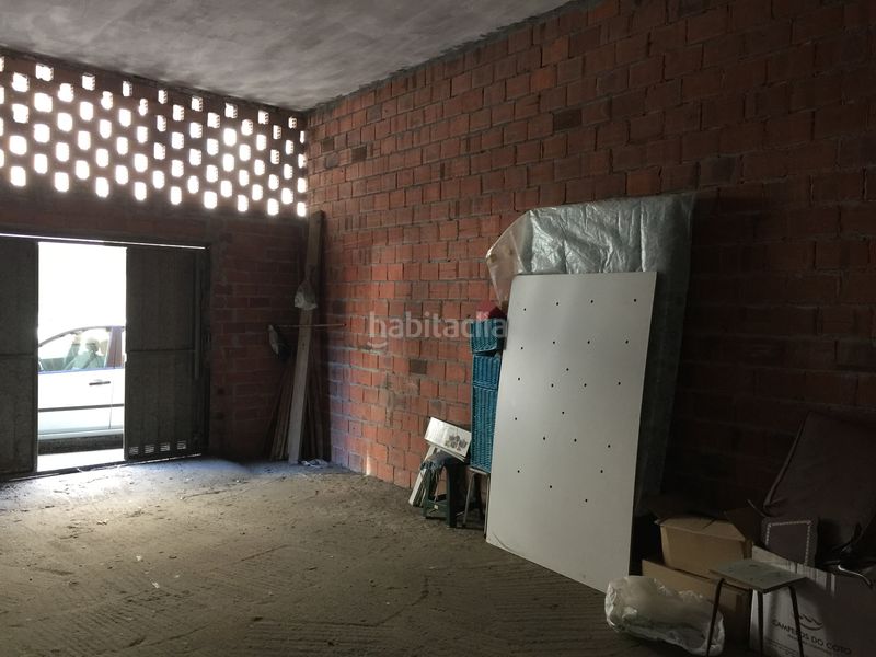 Foto 9b066d11-6046-4106-85bd-b0eee59a17c2. Alquiler local comercial serfisegur inmobiliaria alquila este local de 38 m² sin reformar. en Arteixo